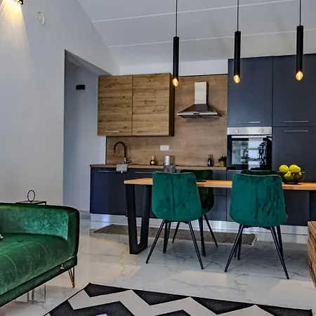 Stylish House Aurora Apartment